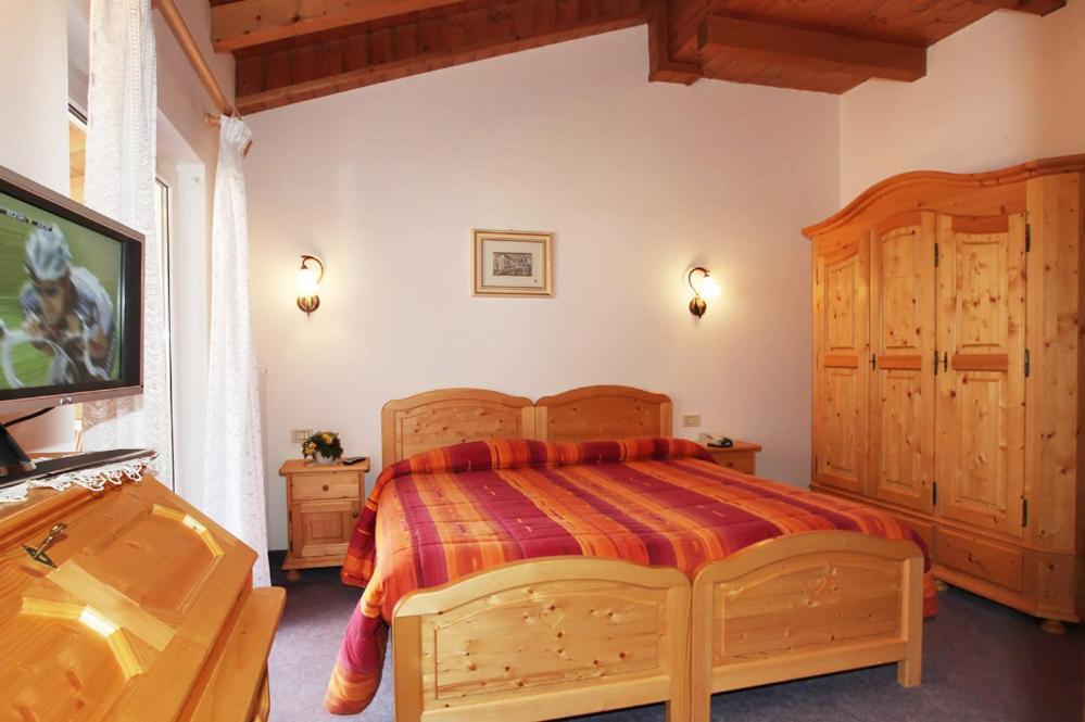 Hotel Garni Villanova Molveno Szoba fotó