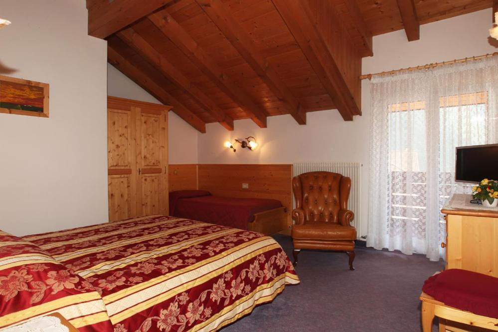 Hotel Garni Villanova Molveno Szoba fotó