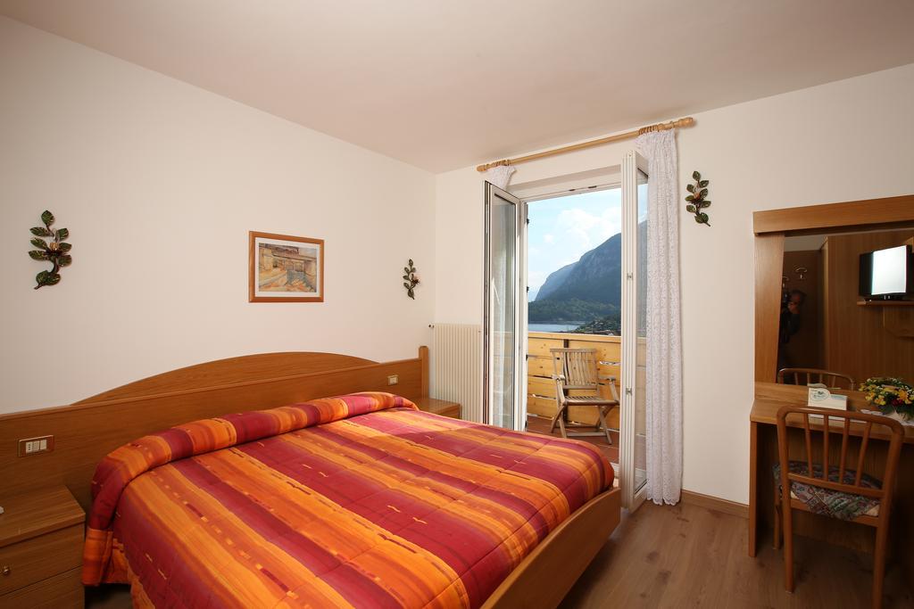Hotel Garni Villanova Molveno Kültér fotó